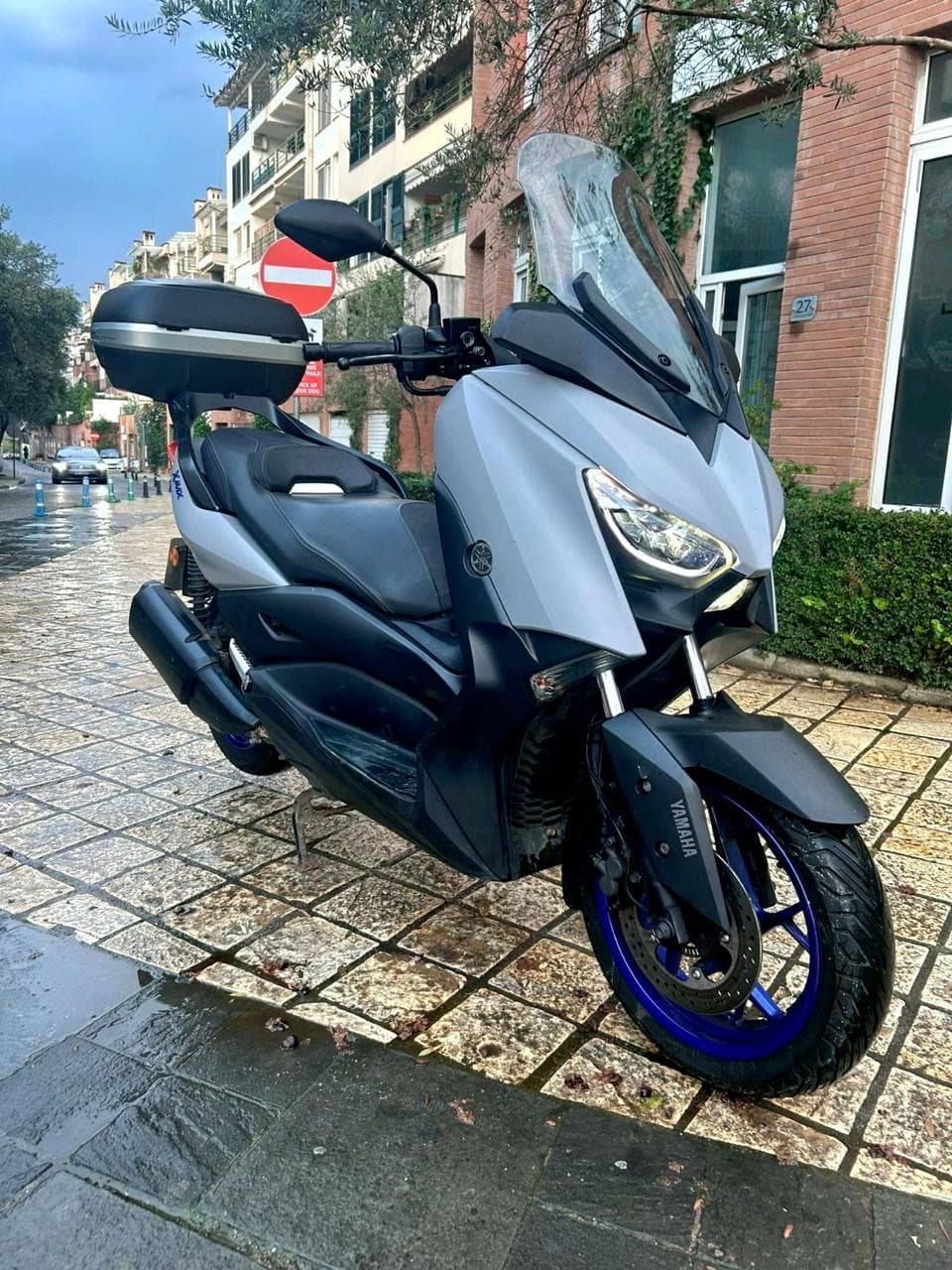 X Max Shitet