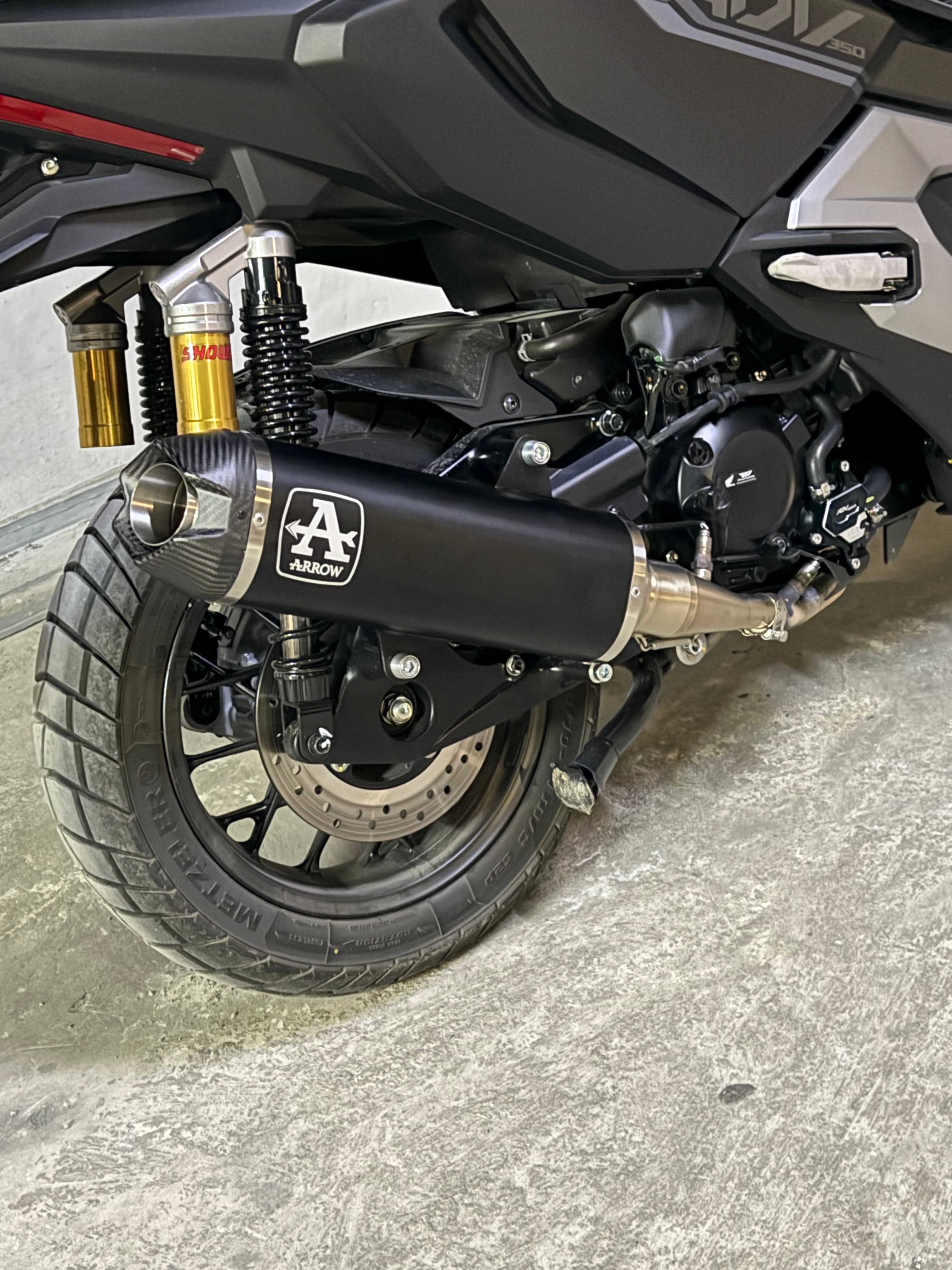 Arrow indi race honda adv 350